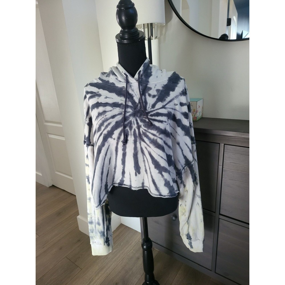 Aeropostale Woman's Cropped Gray and white Tie Dye Hoodie Size: XL